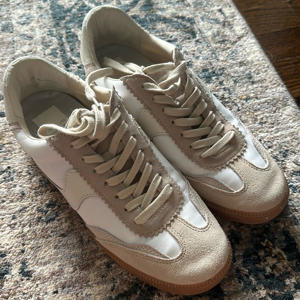 Dolce Vita size 10 notice sneaker ivory white